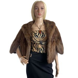 Brown Fur Cape Vintage 50s 60s stole , wrap, dark brown w/ hand pockets
